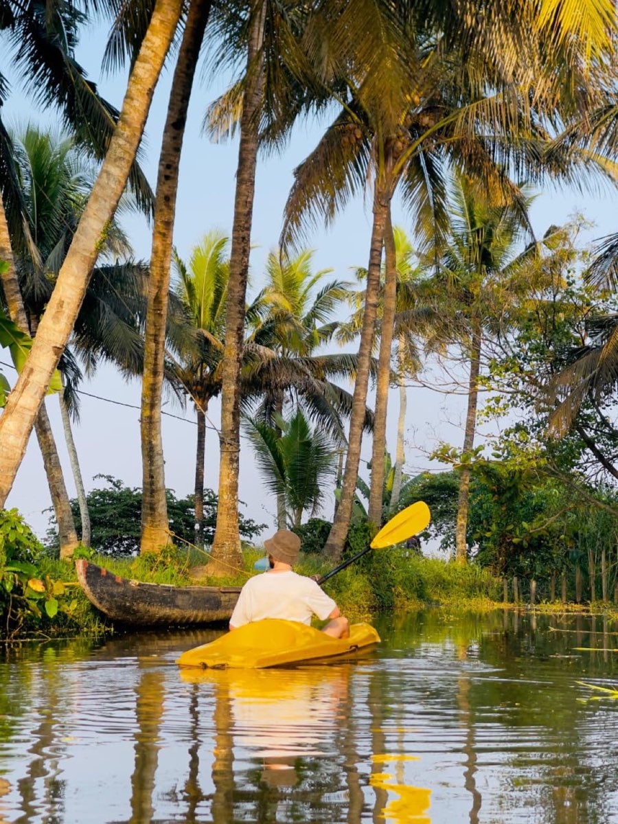Kerala backwater boating in Alleppey