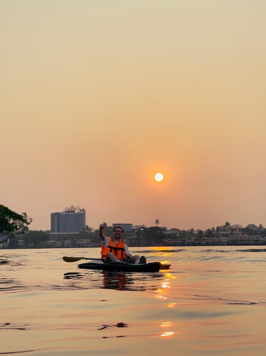 Open boating Kerala backwaters group experience Alleppey